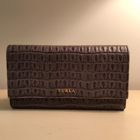 ❤️ HOST PICK! *** FURLA GENUINE LEATHER CONTINENTAL WALLET/CLUTCH - Picture 9 of 10